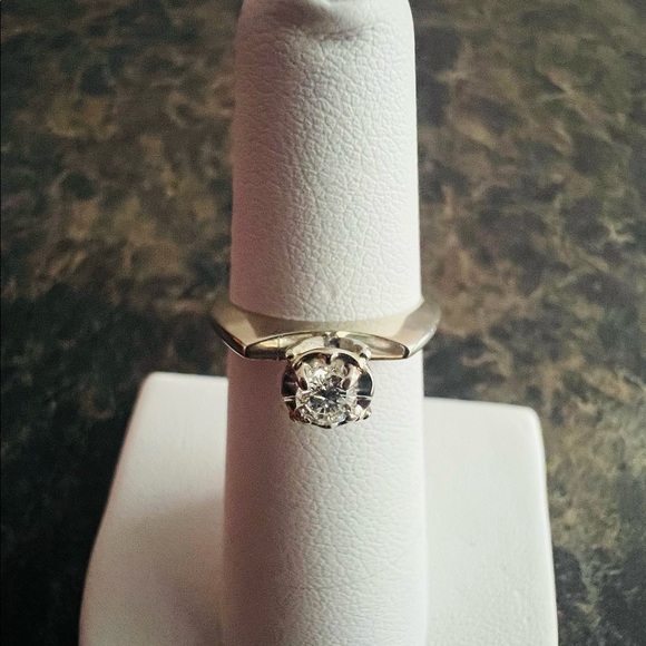 DIAMOND RING - 14K WHITE GOLD PROMISE OR ENGAGEMENT RING💗 - Picture 3 of 8